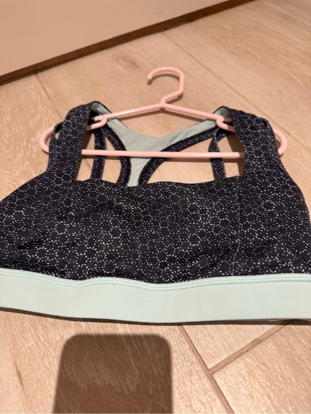 lululemon athletica Blue Speckle Racerback Sports Bra with Mint Band Size 6 - Picture 3 of 4